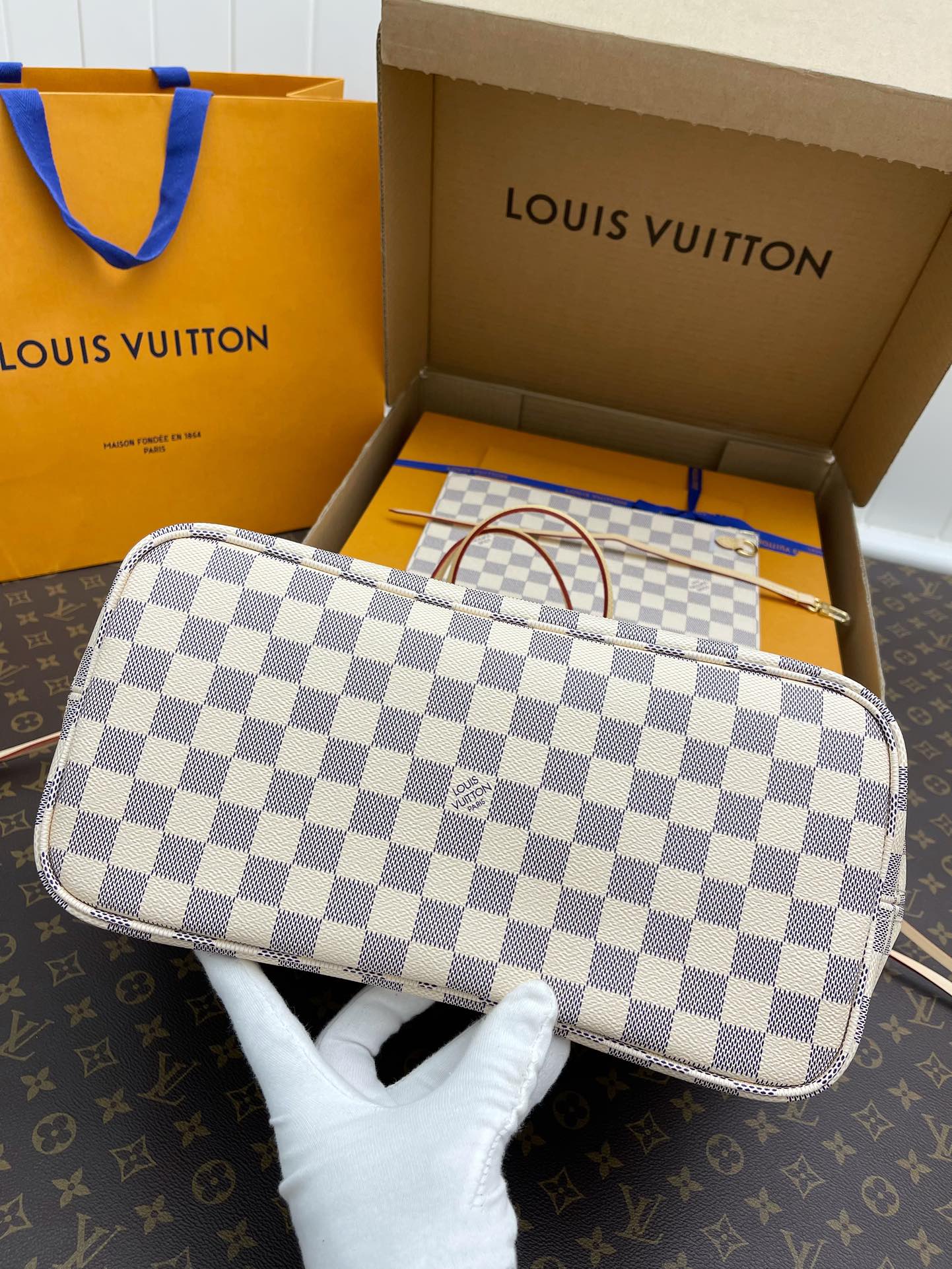 LV Shopping Bags